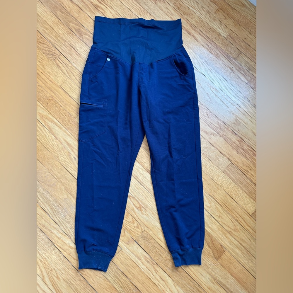 Like NEW FIGS Zamora MATERNITY Jogger Scrubs